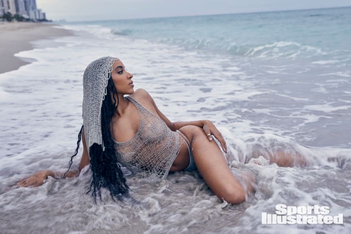 X163502_TK7_00361WMweb